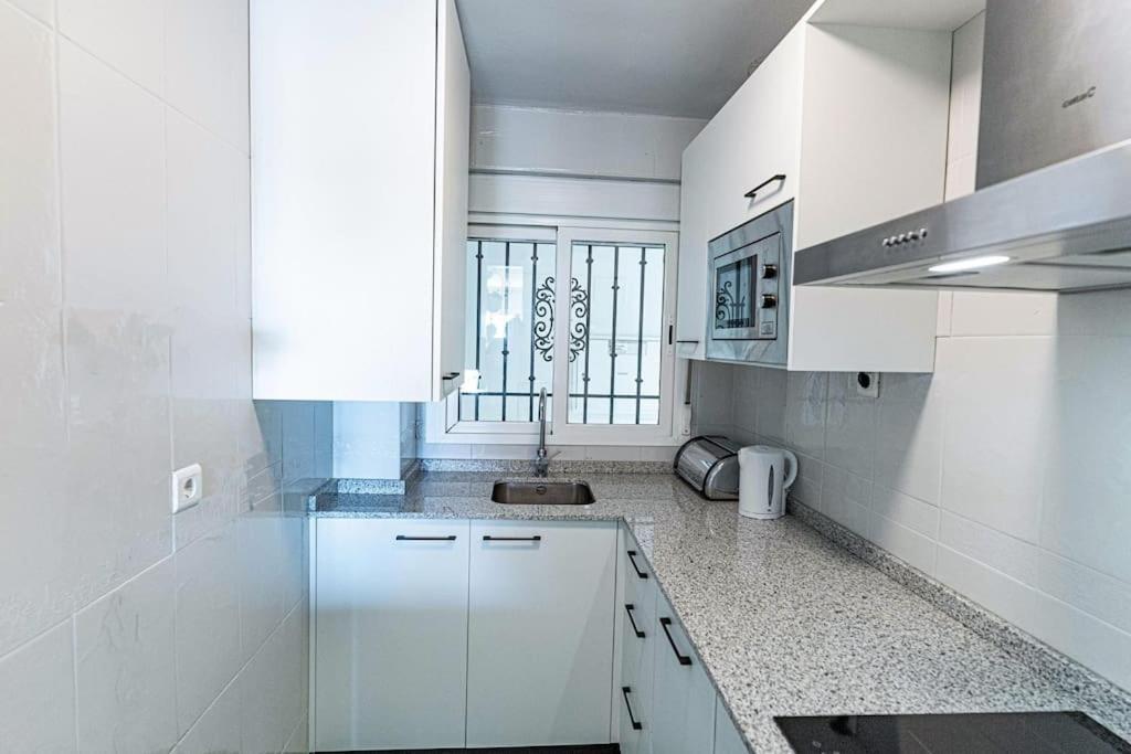 Sea Apartment Torre Del Mar Bagian luar foto