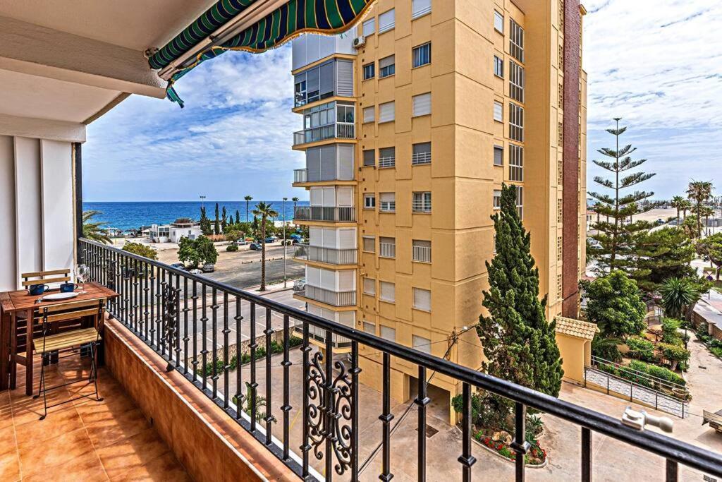 Sea Apartment Torre Del Mar Bagian luar foto